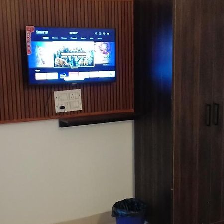 Hotel Blue Heaven Oyotownhouse Ghaziabad Ngoại thất bức ảnh