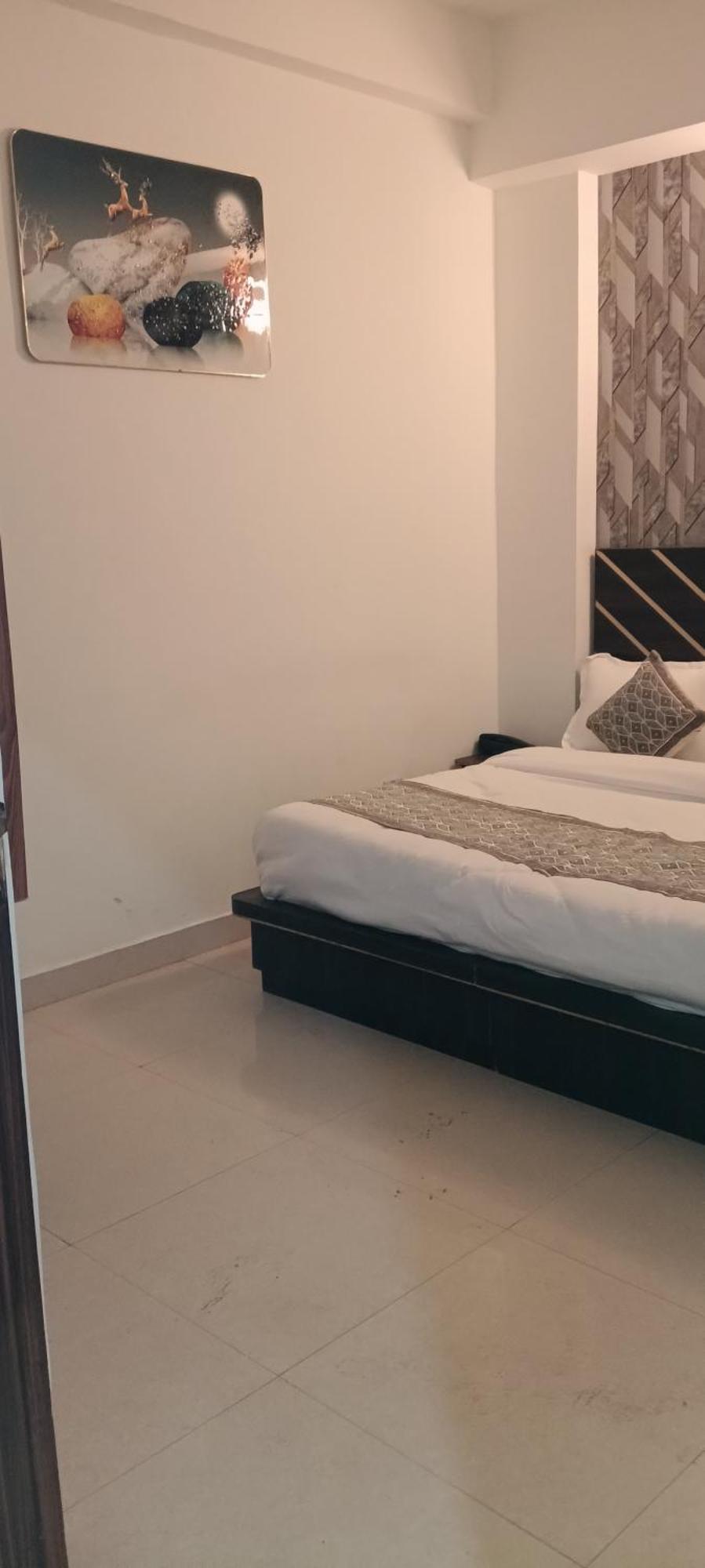 Hotel Blue Heaven Oyotownhouse Ghaziabad Ngoại thất bức ảnh