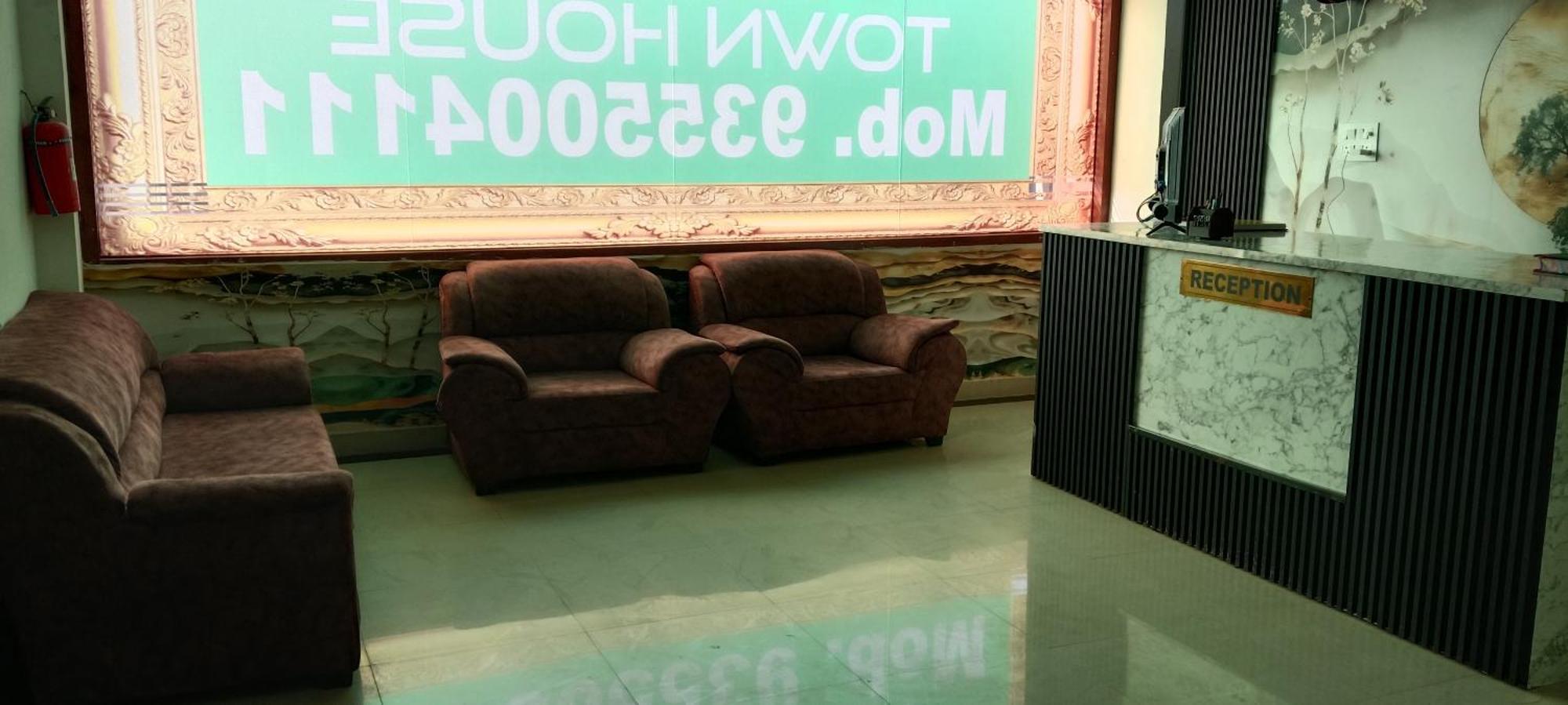 Hotel Blue Heaven Oyotownhouse Ghaziabad Ngoại thất bức ảnh